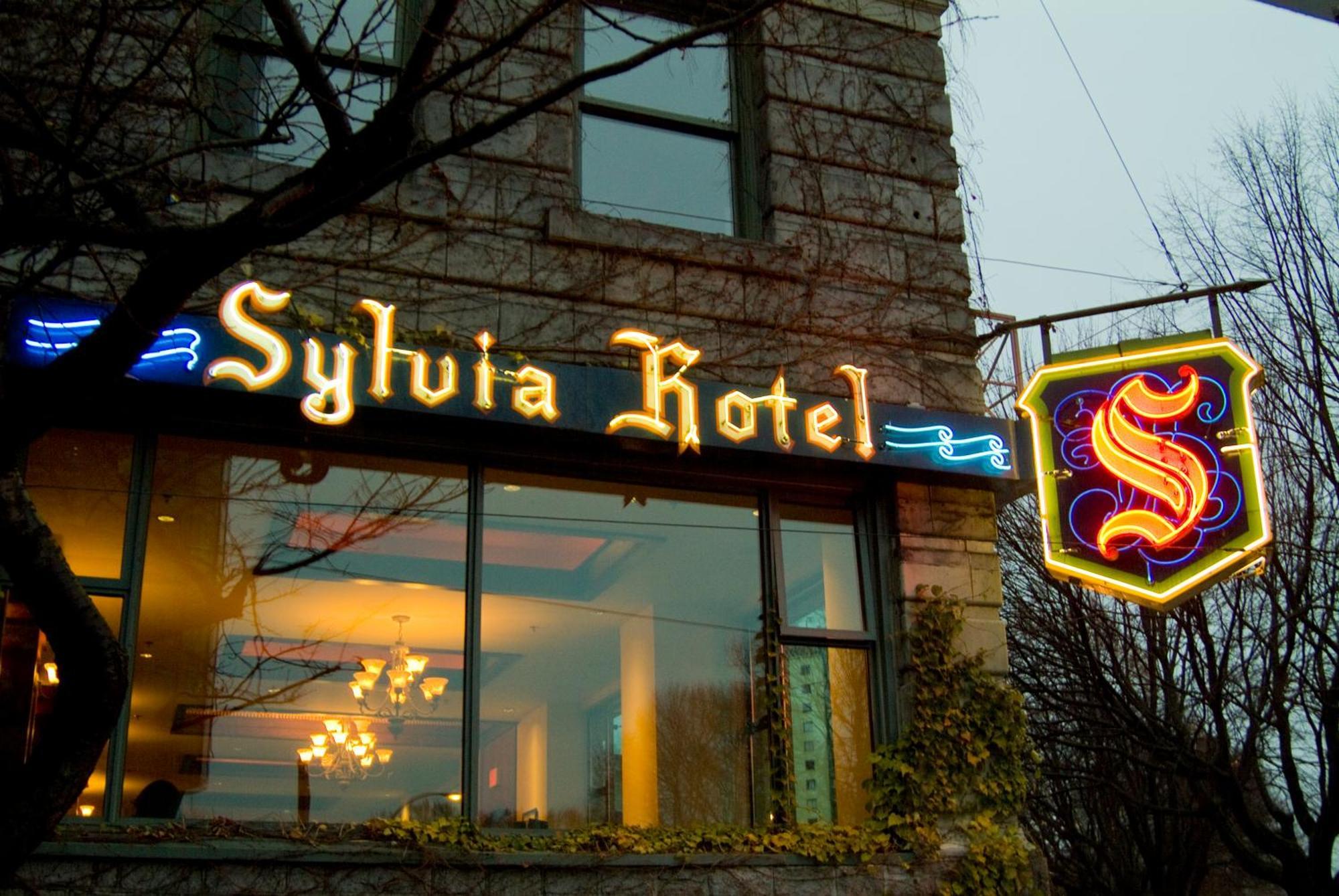 The Sylvia Hotel Vancouver Exterior photo